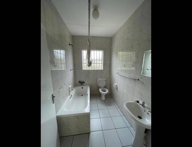 2 BEDROOM APARTMENT FOR SALE IN HALFWAY GARDENS